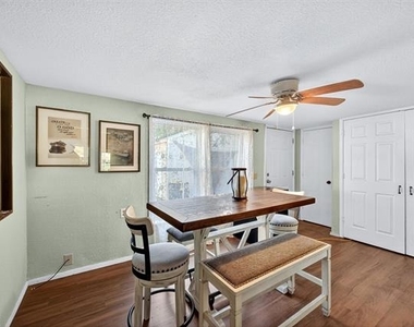 2321 N Shannon Street - Photo Thumbnail 11