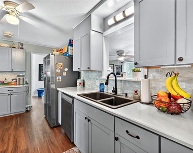 2321 N Shannon Street - Photo Thumbnail 9
