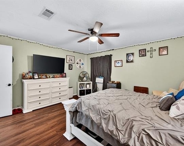 2321 N Shannon Street - Photo Thumbnail 23
