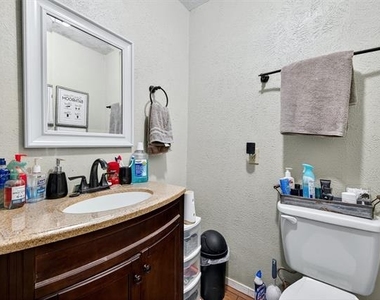 2321 N Shannon Street - Photo Thumbnail 20