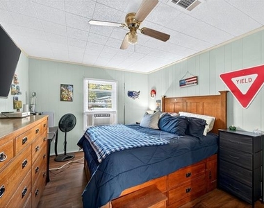 2321 N Shannon Street - Photo Thumbnail 13