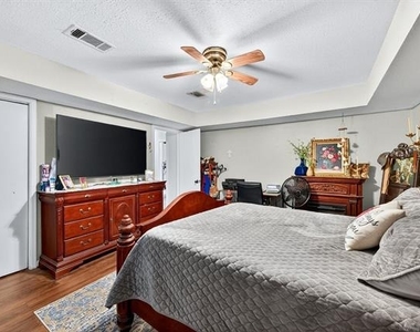 2321 N Shannon Street - Photo Thumbnail 18