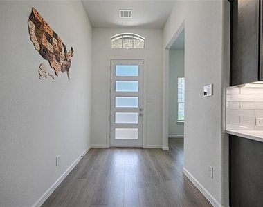 3511 Clara Drive - Photo Thumbnail 4
