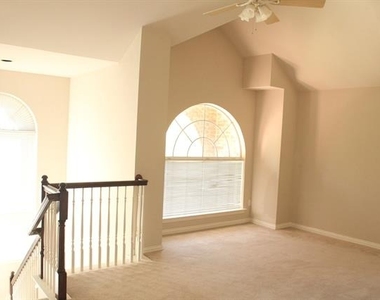8605 Berwick Drive - Photo Thumbnail 14