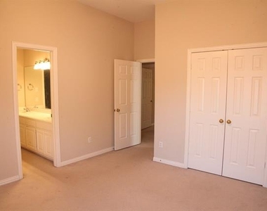 8605 Berwick Drive - Photo Thumbnail 3