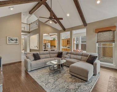 7612 Oak Knoll Drive - Photo Thumbnail 6