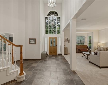 7612 Oak Knoll Drive - Photo Thumbnail 4