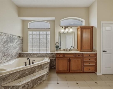 7612 Oak Knoll Drive - Photo Thumbnail 18