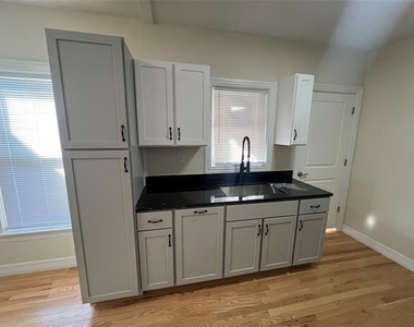 5117 Mission Avenue - Photo Thumbnail 6