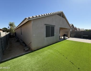 24740 W Jessica Lane - Photo Thumbnail 18