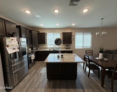 24740 W Jessica Lane - Photo Thumbnail 5