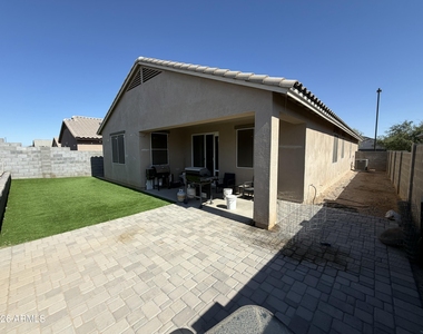 24740 W Jessica Lane - Photo Thumbnail 16