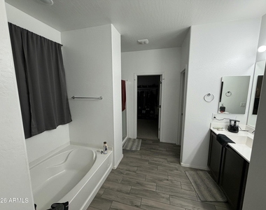 24740 W Jessica Lane - Photo Thumbnail 13