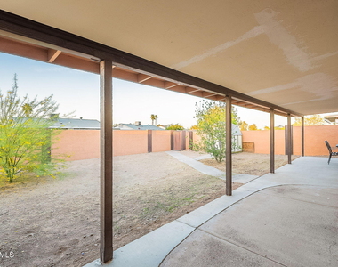 1022 W Apollo Avenue - Photo Thumbnail 7