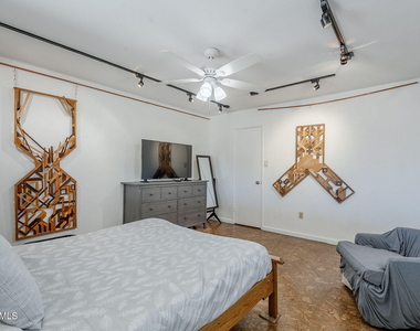 1022 W Apollo Avenue - Photo Thumbnail 52