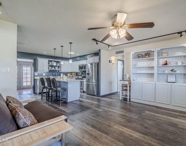 1022 W Apollo Avenue - Photo Thumbnail 13