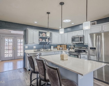 1022 W Apollo Avenue - Photo Thumbnail 26