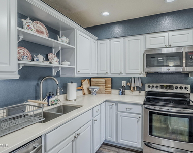 1022 W Apollo Avenue - Photo Thumbnail 34