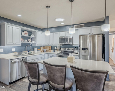 1022 W Apollo Avenue - Photo Thumbnail 32