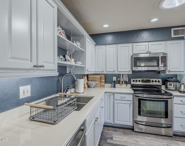 1022 W Apollo Avenue - Photo Thumbnail 29