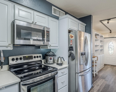 1022 W Apollo Avenue - Photo Thumbnail 35