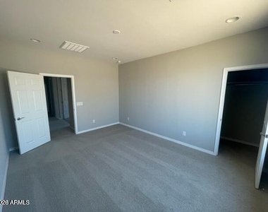 8746 W San Juan Avenue - Photo Thumbnail 10