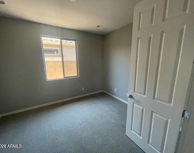 8746 W San Juan Avenue - Photo Thumbnail 15