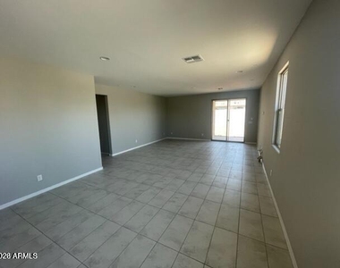 8746 W San Juan Avenue - Photo Thumbnail 2
