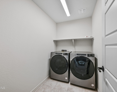 8961 W San Juan Avenue - Photo Thumbnail 28