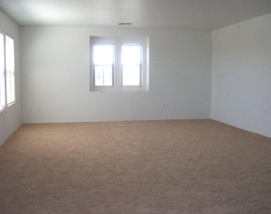 6907 S Emerald Place - Photo Thumbnail 2