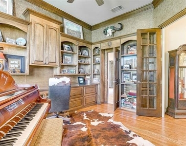 9514 Park Drive - Photo Thumbnail 7