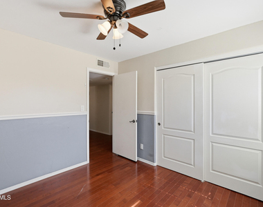 5654 W Mountain View Road - Photo Thumbnail 24