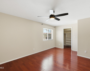 5654 W Mountain View Road - Photo Thumbnail 14