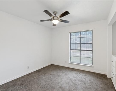 2232 Turf Club Drive - Photo Thumbnail 8