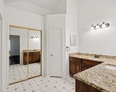 2232 Turf Club Drive - Photo Thumbnail 6