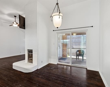 2232 Turf Club Drive - Photo Thumbnail 2
