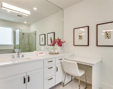 345 College Avenue - Photo Thumbnail 14