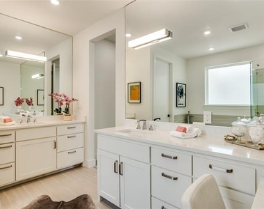 345 College Avenue - Photo Thumbnail 15