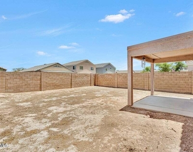 24039 N Mojave Lane - Photo Thumbnail 31