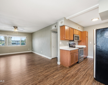 1518 W Colter Street - Photo Thumbnail 9