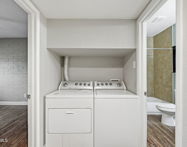 1518 W Colter Street - Photo Thumbnail 17