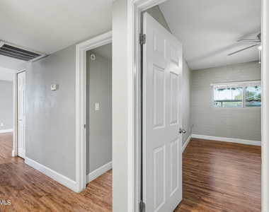 1518 W Colter Street - Photo Thumbnail 10