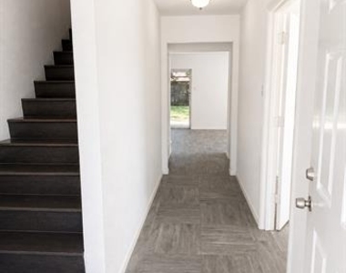 2309 E Mitchell Street - Photo Thumbnail 2