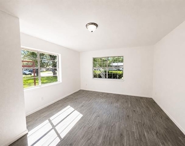 2309 E Mitchell Street - Photo Thumbnail 3