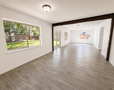 2309 E Mitchell Street - Photo Thumbnail 5