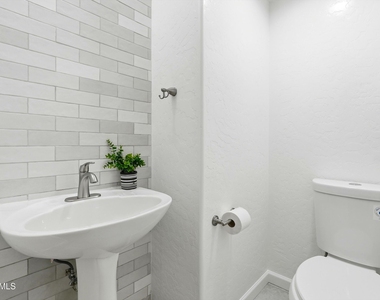 7527 S 13th Place - Photo Thumbnail 11