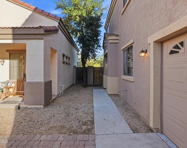 7527 S 13th Place - Photo Thumbnail 3