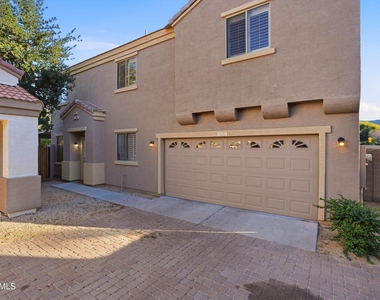 7527 S 13th Place - Photo Thumbnail 2