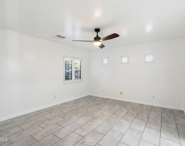 7527 S 13th Place - Photo Thumbnail 18