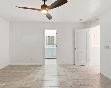 7527 S 13th Place - Photo Thumbnail 19